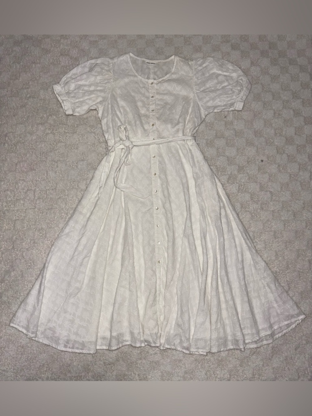 White Roller Rabbit Button Down Tie
Waist Jacquard Lisandra Swing
Dress • Large